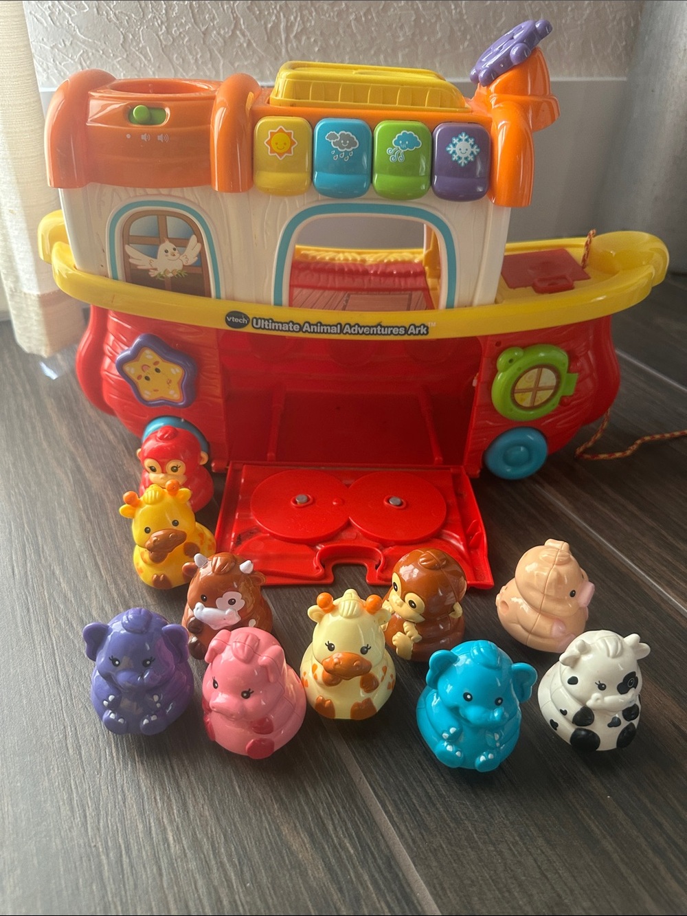V-tech Colorful Animal Ark Playset with Ten Cute Animal Figures